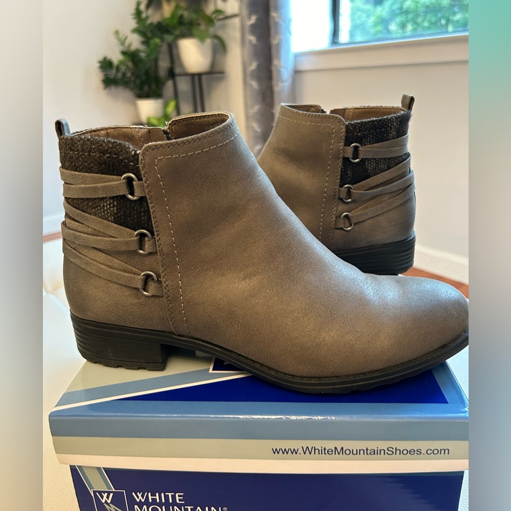 WHITE MOUNTAIN 'RAMONE' Women's Bootie